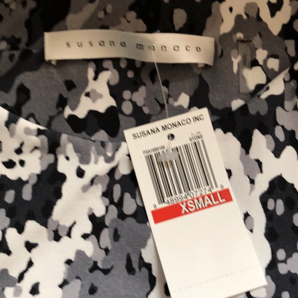 ✨HP✨ NWT Susana Monaco Printed, Cut-Out Top, XS - Picture 7 of 8